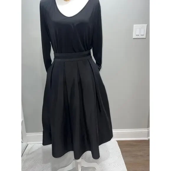 White House Black Market Skirt, Size 4 – Elegant Black, Delicate & Sophisticated - Picture 4 of 16